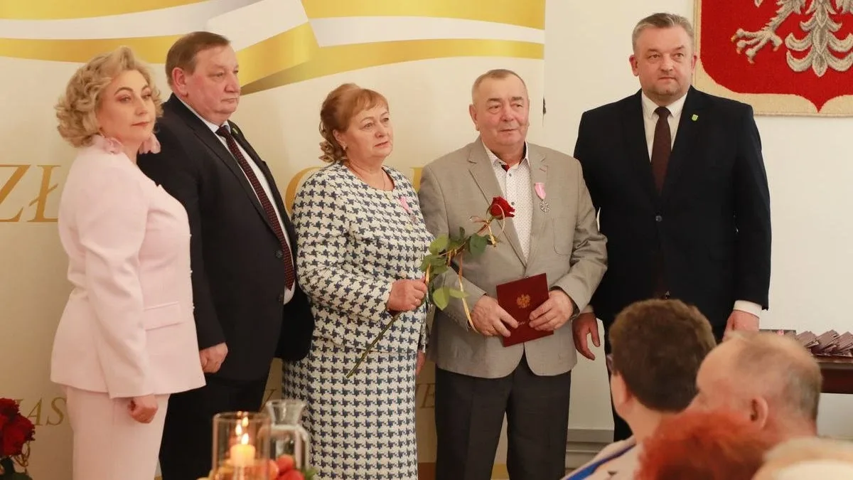 50 lat razem. Złote Gody w Ostrowi Mazowieckiej pełne miłości i wzruszeń (wideo, zdjęcia)