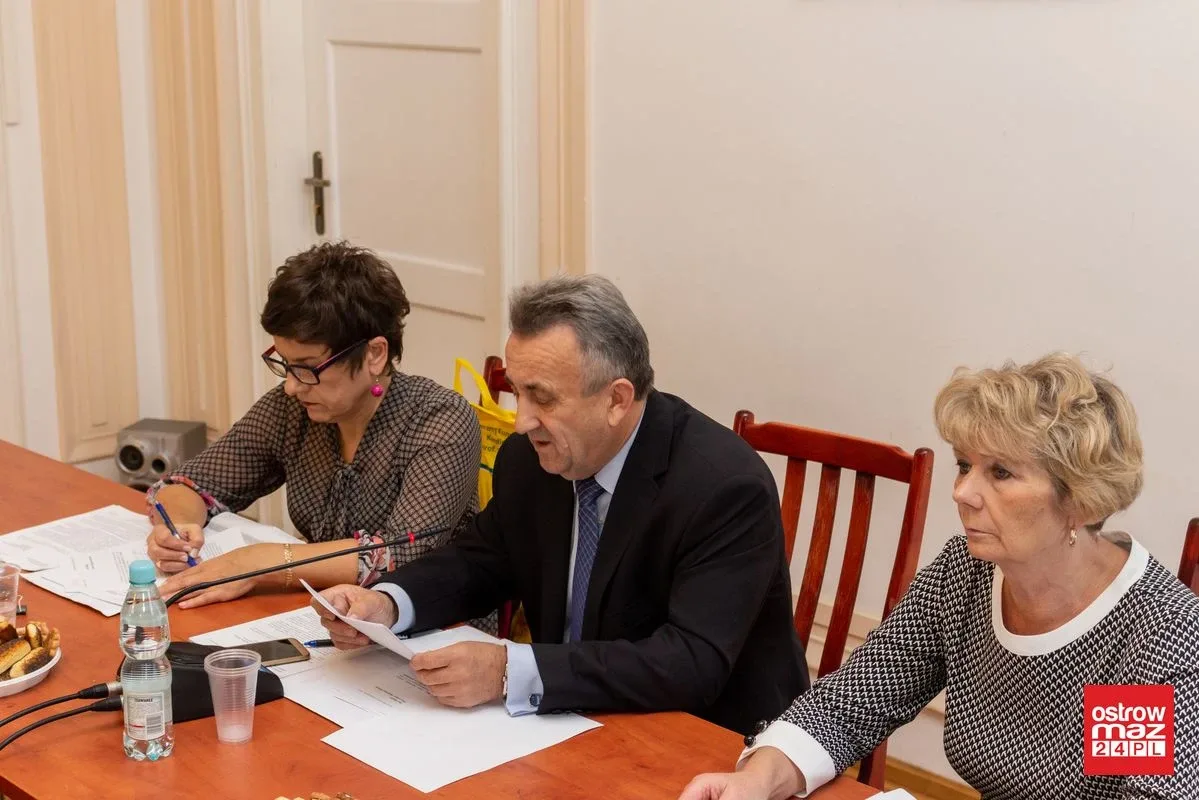 Podstoczysko, dworzec i muzeum Pileckich tematami rozmów na sesji (zdjęcia, wideo)