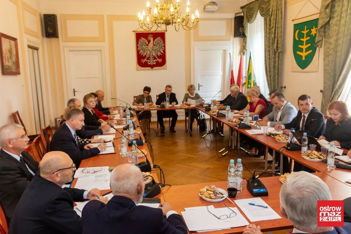 Podstoczysko, dworzec i muzeum Pileckich tematami rozmów na sesji (zdjęcia, wideo)