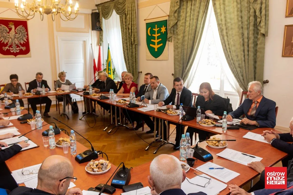 Podstoczysko, dworzec i muzeum Pileckich tematami rozmów na sesji (zdjęcia, wideo)