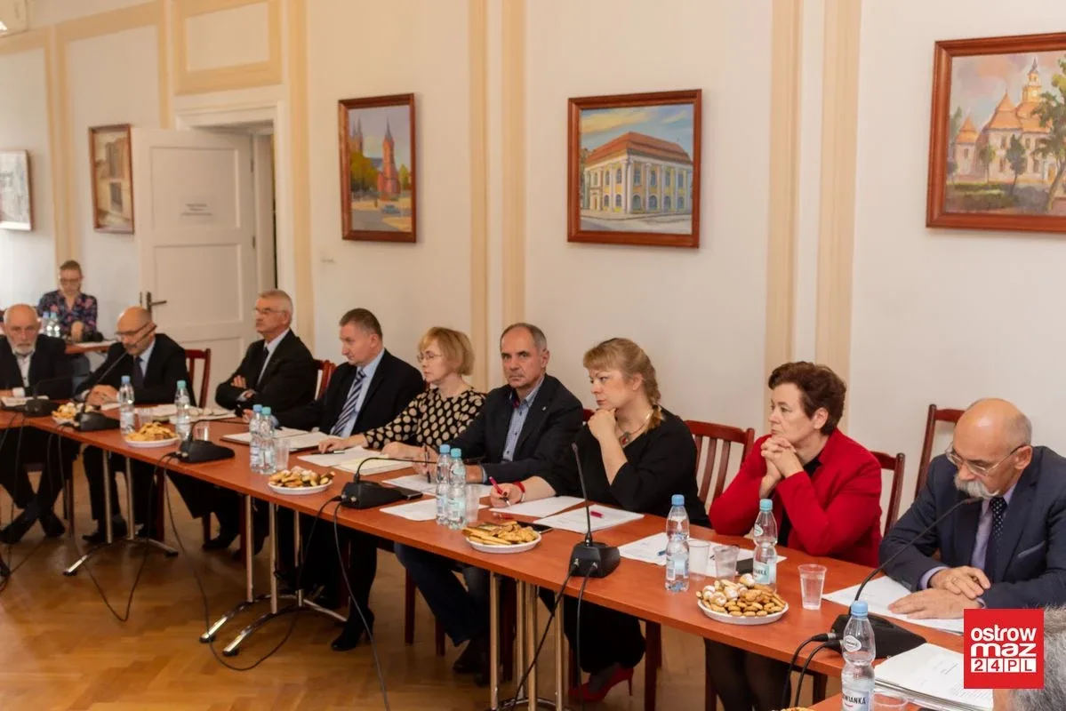Podstoczysko, dworzec i muzeum Pileckich tematami rozmów na sesji (zdjęcia, wideo)