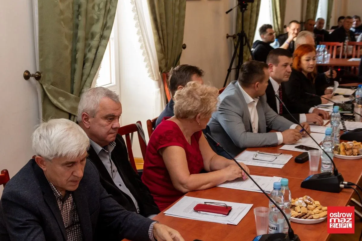 Podstoczysko, dworzec i muzeum Pileckich tematami rozmów na sesji (zdjęcia, wideo)