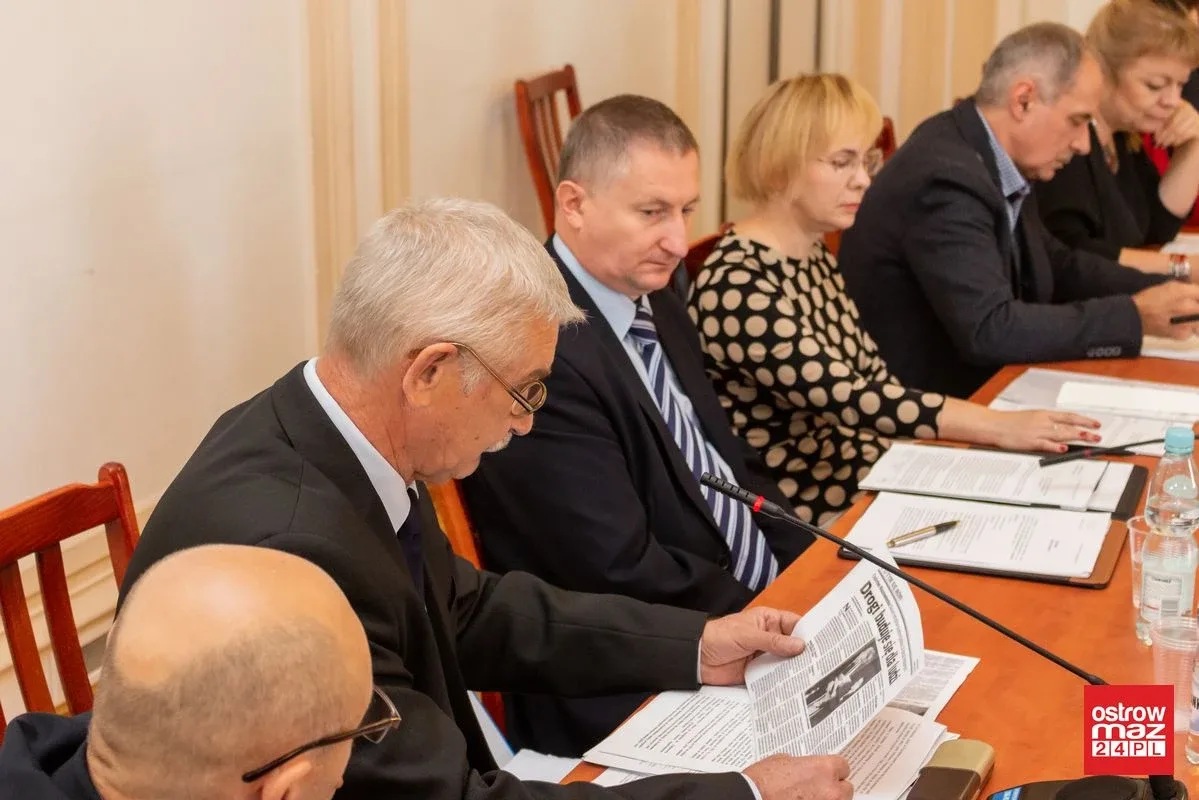 Podstoczysko, dworzec i muzeum Pileckich tematami rozmów na sesji (zdjęcia, wideo)