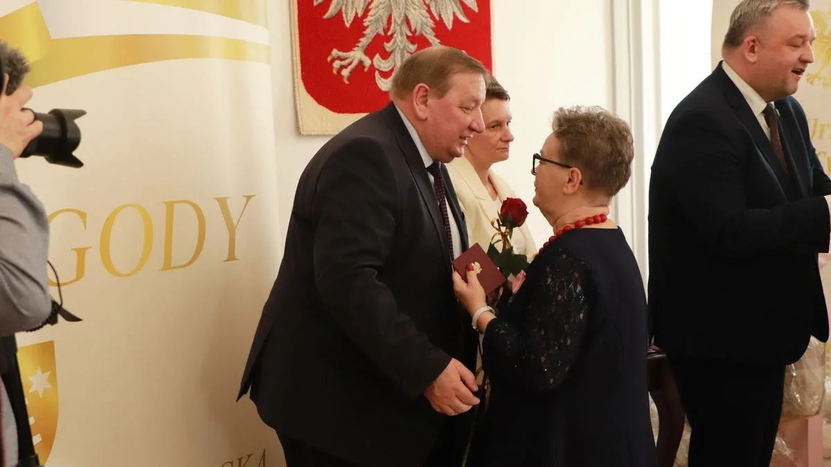 50 lat razem. Złote Gody w Ostrowi Mazowieckiej pełne miłości i wzruszeń (wideo, zdjęcia)