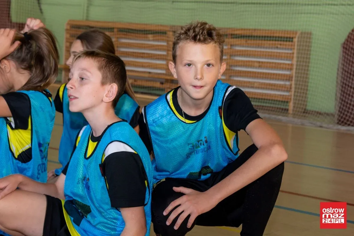 "Z podwórka na bieżnię". Sportowa rywalizacja dzieci przy Warchalskiego (zdjęcia)