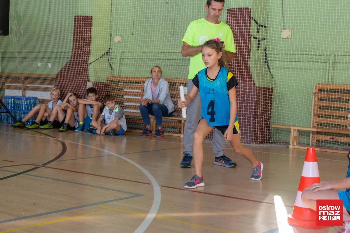 "Z podwórka na bieżnię". Sportowa rywalizacja dzieci przy Warchalskiego (zdjęcia)