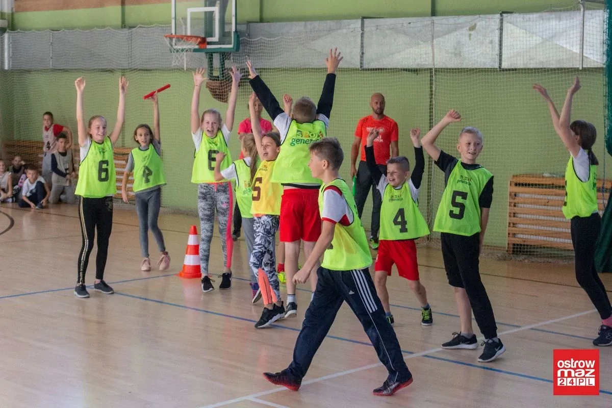 "Z podwórka na bieżnię". Sportowa rywalizacja dzieci przy Warchalskiego (zdjęcia)
