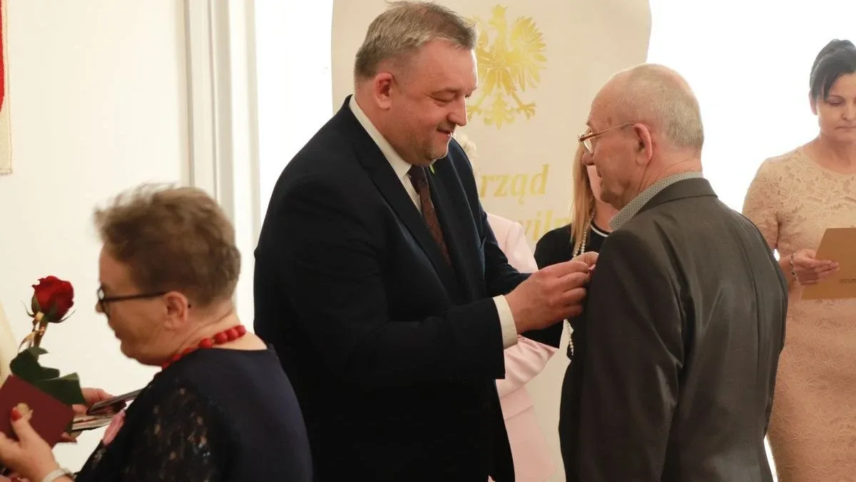 50 lat razem. Złote Gody w Ostrowi Mazowieckiej pełne miłości i wzruszeń (wideo, zdjęcia)