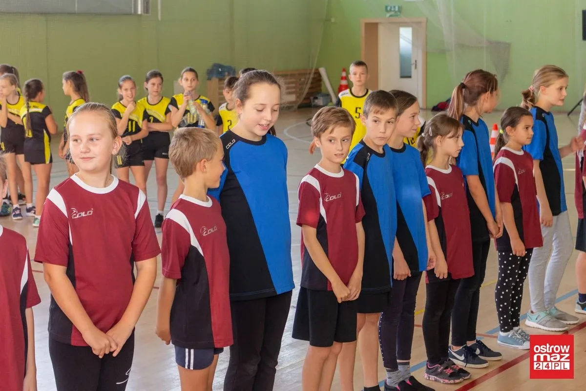 "Z podwórka na bieżnię". Sportowa rywalizacja dzieci przy Warchalskiego (zdjęcia)