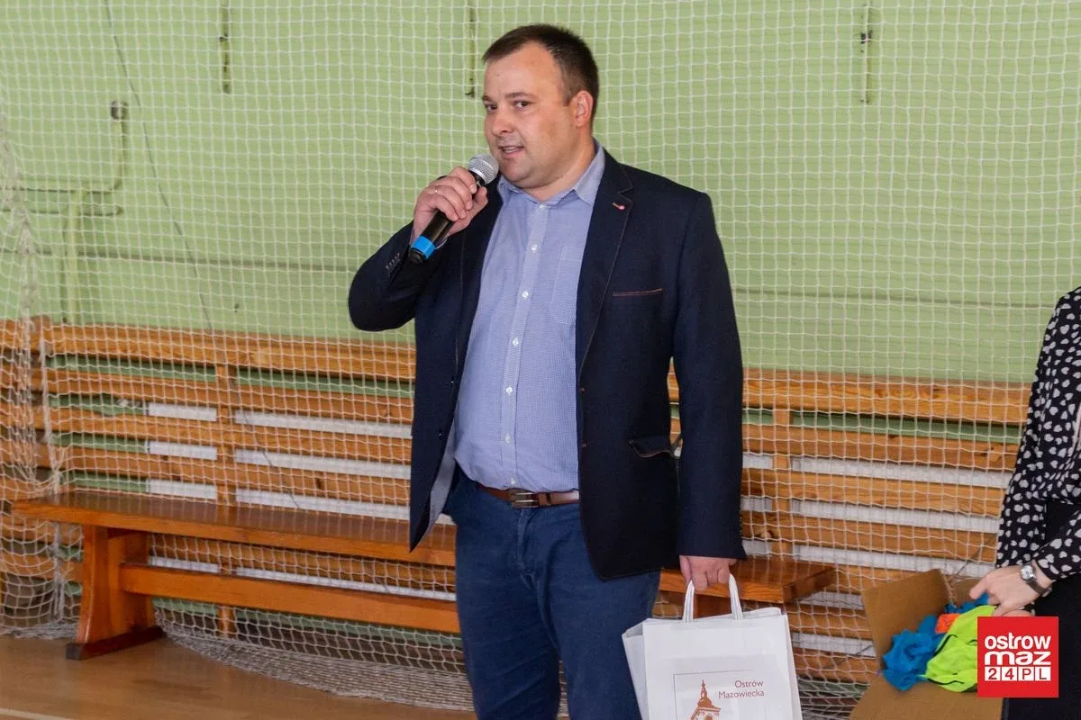 "Z podwórka na bieżnię". Sportowa rywalizacja dzieci przy Warchalskiego (zdjęcia)