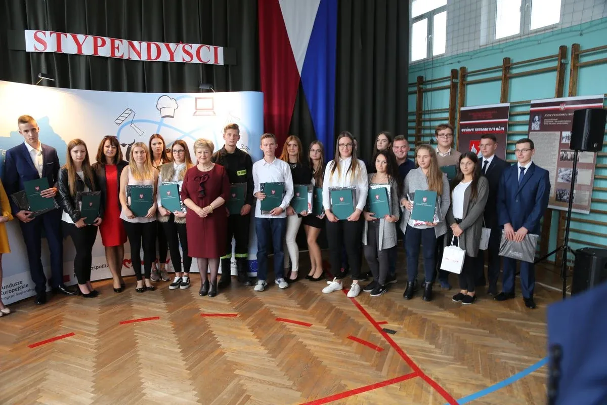Stypendia marszałka przyznane (zdjęcia)