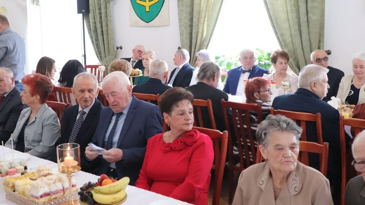 50 lat razem. Złote Gody w Ostrowi Mazowieckiej pełne miłości i wzruszeń (wideo, zdjęcia)