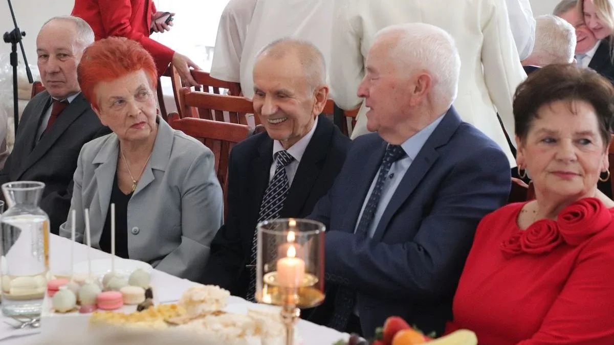 50 lat razem. Złote Gody w Ostrowi Mazowieckiej pełne miłości i wzruszeń (wideo, zdjęcia)