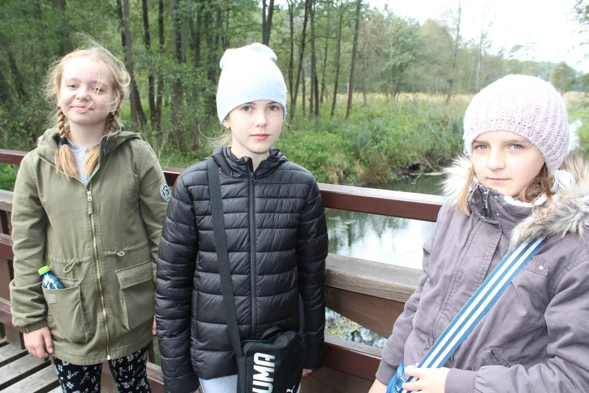 Uczniowie klas piątych na wycieczce w Białowieży (zdjęcia)