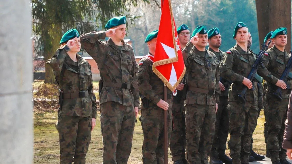 Uroczystość w Komorowie ku czci Józefa Piłsudskiego. Wręczono medale i odznaczenia (zdjęcia, wideo)