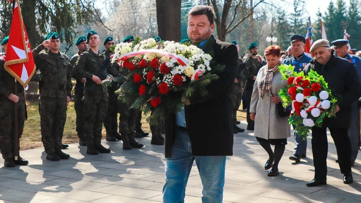 Uroczystość w Komorowie ku czci Józefa Piłsudskiego. Wręczono medale i odznaczenia (zdjęcia, wideo)