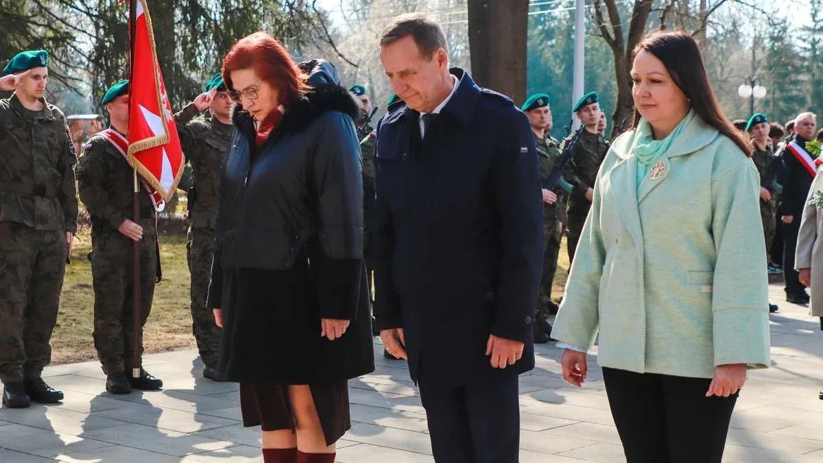 Uroczystość w Komorowie ku czci Józefa Piłsudskiego. Wręczono medale i odznaczenia (zdjęcia, wideo)