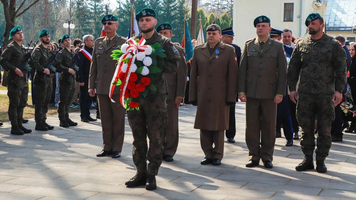 Uroczystość w Komorowie ku czci Józefa Piłsudskiego. Wręczono medale i odznaczenia (zdjęcia, wideo)