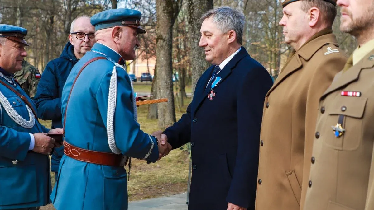 Uroczystość w Komorowie ku czci Józefa Piłsudskiego. Wręczono medale i odznaczenia (zdjęcia, wideo)