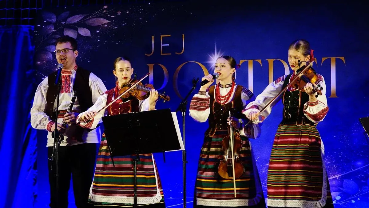 "Jej portret"- wyjątkowe święto kobiet w Powiecie Ostrowskim