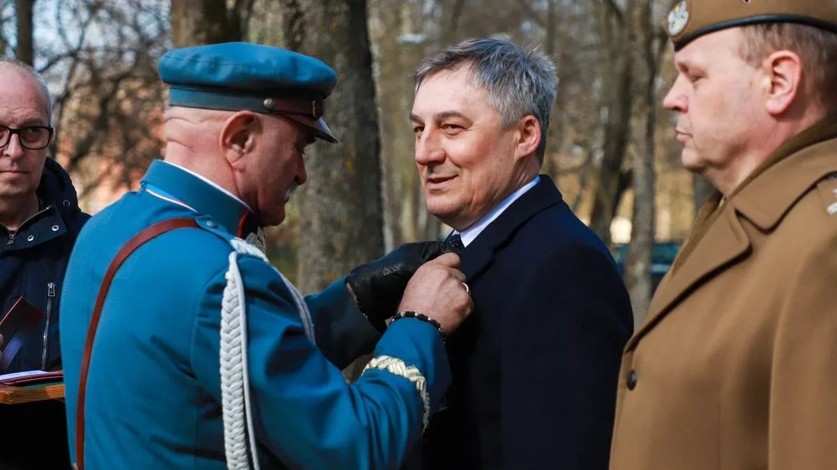Uroczystość w Komorowie ku czci Józefa Piłsudskiego. Wręczono medale i odznaczenia (zdjęcia, wideo)