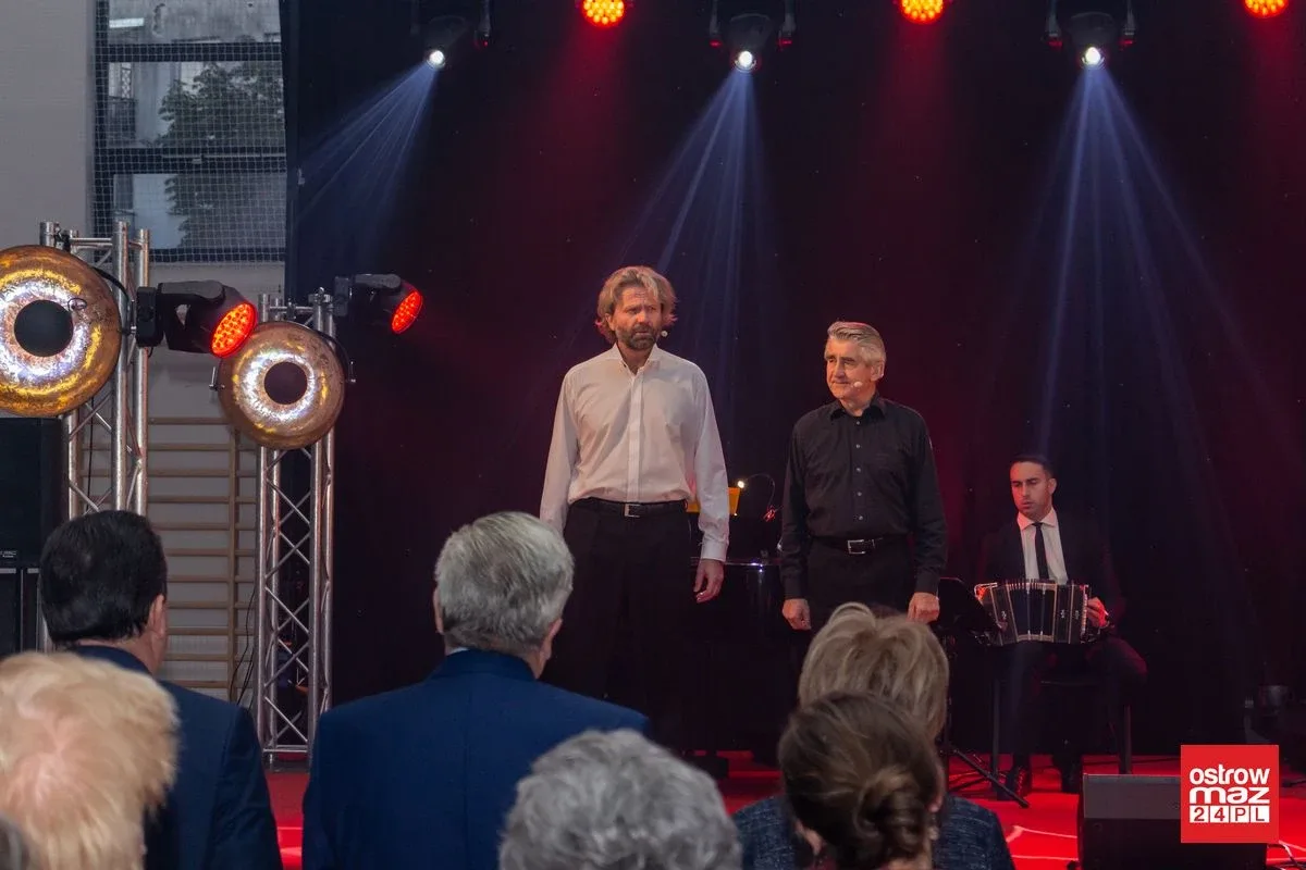 Utwory polskiej literatury w Ostrowi Mazowieckiej (zdjęcia, wideo)