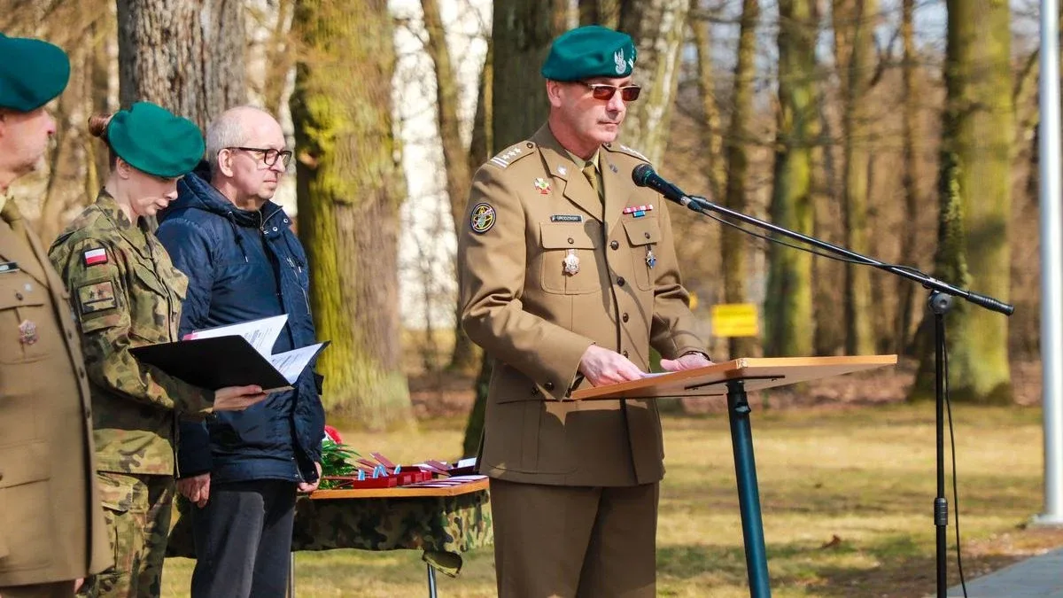 Uroczystość w Komorowie ku czci Józefa Piłsudskiego. Wręczono medale i odznaczenia (zdjęcia, wideo)