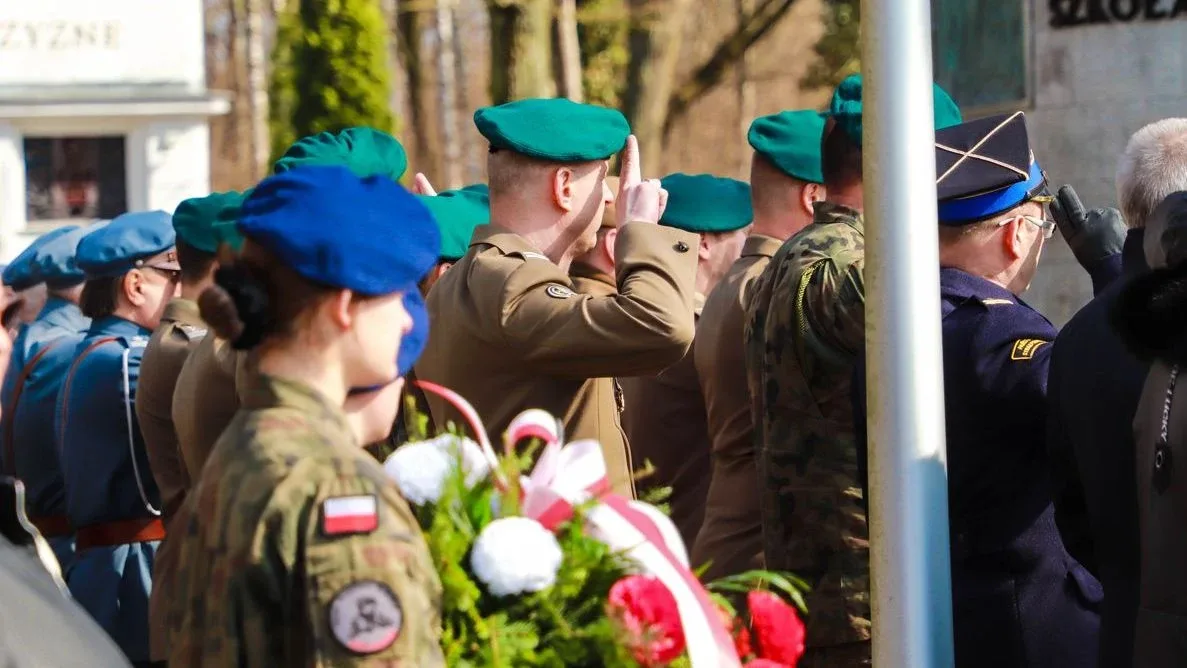 Uroczystość w Komorowie ku czci Józefa Piłsudskiego. Wręczono medale i odznaczenia (zdjęcia, wideo)