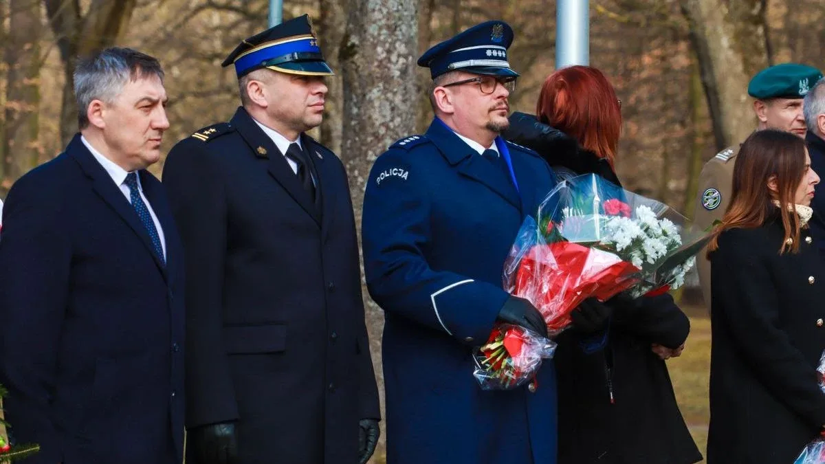 Uroczystość w Komorowie ku czci Józefa Piłsudskiego. Wręczono medale i odznaczenia (zdjęcia, wideo)