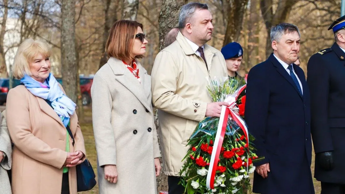 Uroczystość w Komorowie ku czci Józefa Piłsudskiego. Wręczono medale i odznaczenia (zdjęcia, wideo)