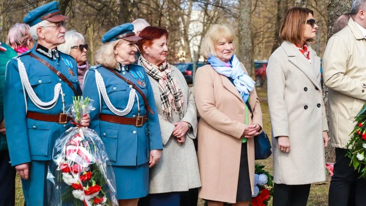 Uroczystość w Komorowie ku czci Józefa Piłsudskiego. Wręczono medale i odznaczenia (zdjęcia, wideo)