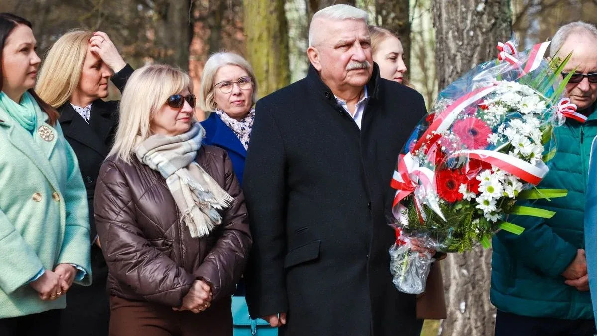 Uroczystość w Komorowie ku czci Józefa Piłsudskiego. Wręczono medale i odznaczenia (zdjęcia, wideo)