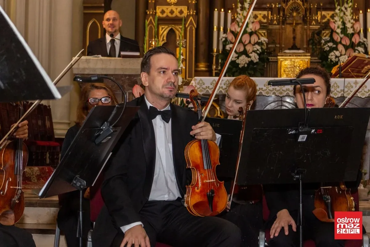 "Latynoski duet" w ostrowskiej parafii (zdjęcia, wideo)