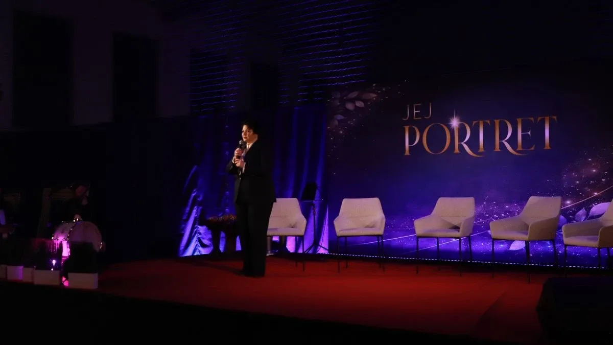 Dzień Kobiet "Jej portret". Kwiaty, piękne głosy i mnóstwo dobrej energii (zdjęcia, wideo)