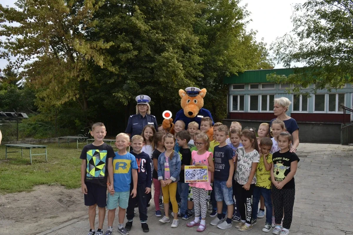 Dzieci uczyły się przechodzić przez jezdnię (zdjęcia)