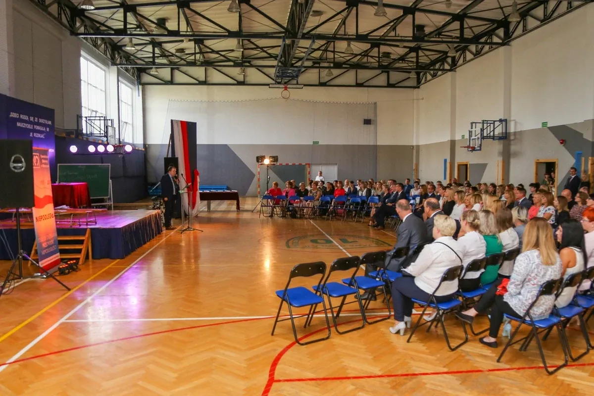 Stopnie zawodowe nauczyciela dyplomowanego dla 25 pedagogów z powiatu ostrowskiego (zdjęcia, lista nominowanych)