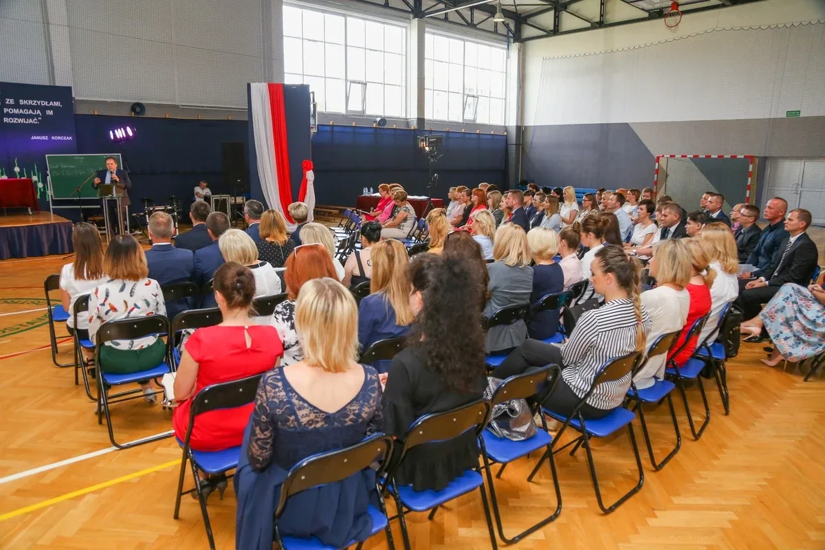 Stopnie zawodowe nauczyciela dyplomowanego dla 25 pedagogów z powiatu ostrowskiego (zdjęcia, lista nominowanych)