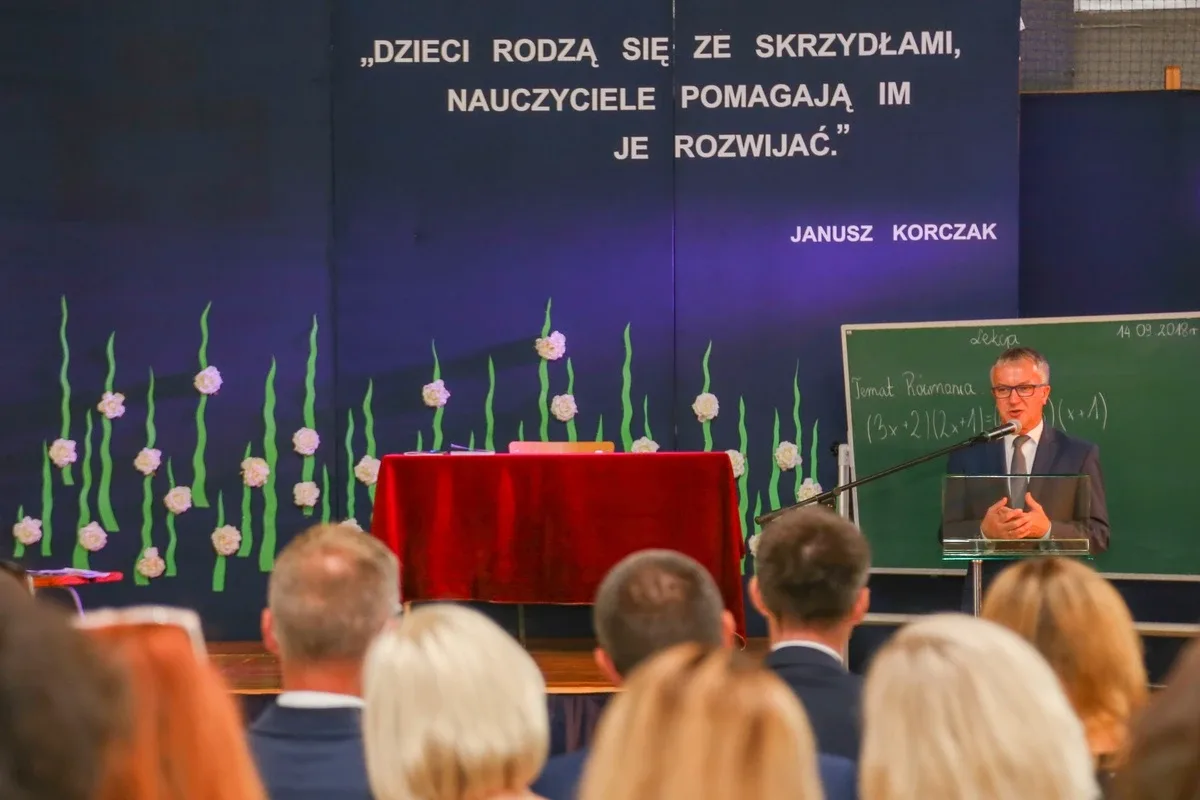 Stopnie zawodowe nauczyciela dyplomowanego dla 25 pedagogów z powiatu ostrowskiego (zdjęcia, lista nominowanych)