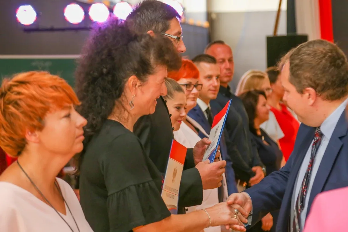Stopnie zawodowe nauczyciela dyplomowanego dla 25 pedagogów z powiatu ostrowskiego (zdjęcia, lista nominowanych)