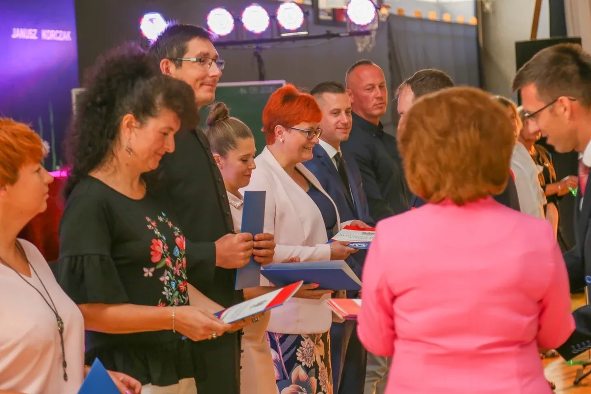 Stopnie zawodowe nauczyciela dyplomowanego dla 25 pedagogów z powiatu ostrowskiego (zdjęcia, lista nominowanych)