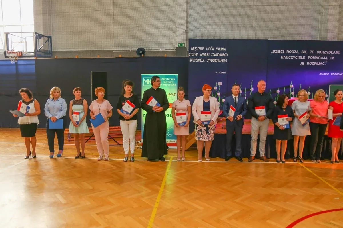 Stopnie zawodowe nauczyciela dyplomowanego dla 25 pedagogów z powiatu ostrowskiego (zdjęcia, lista nominowanych)