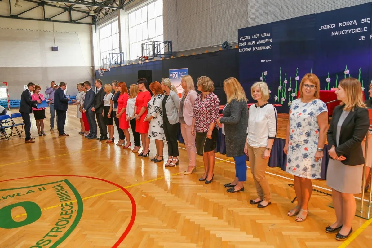 Stopnie zawodowe nauczyciela dyplomowanego dla 25 pedagogów z powiatu ostrowskiego (zdjęcia, lista nominowanych)