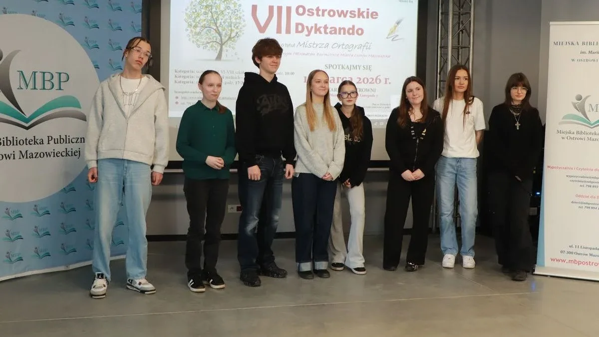 Ale pułapki w dyktandzie w Ostrowi. Pisały dzieci, pisali dorośli (zdjęcia, wideo)