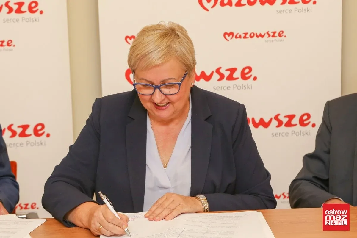 Środki unijne na dofinansowanie oświaty w Komorowie (zdjęcia)