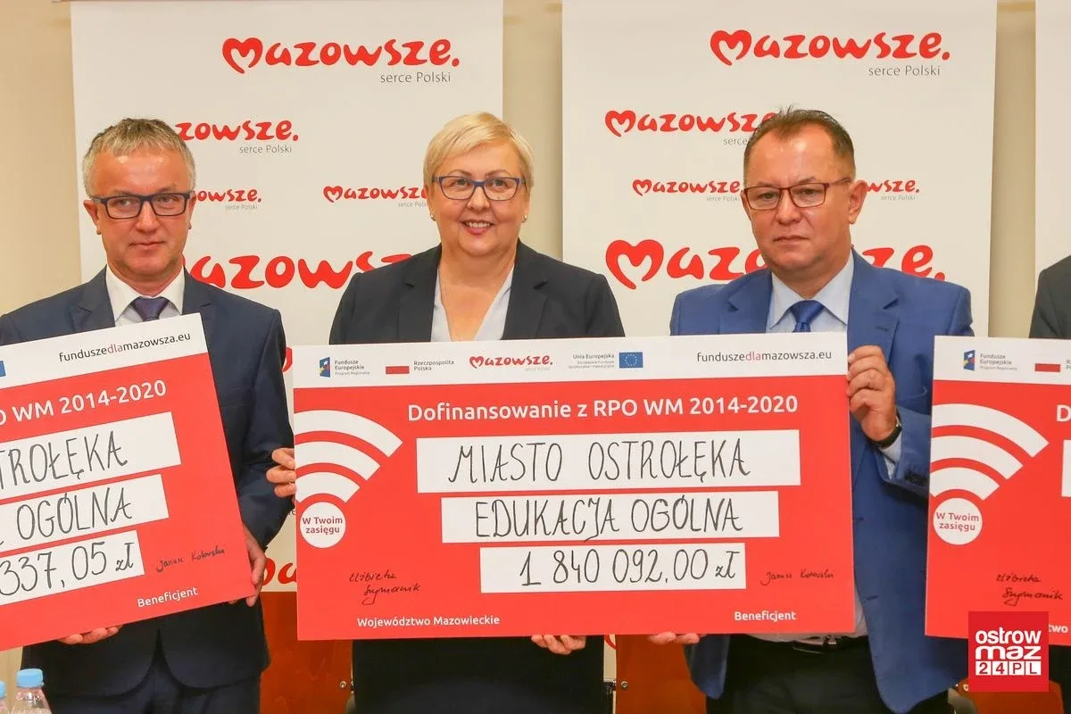 Środki unijne na dofinansowanie oświaty w Komorowie (zdjęcia)