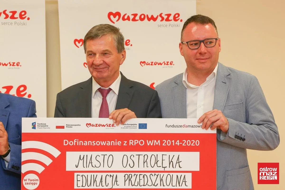 Środki unijne na dofinansowanie oświaty w Komorowie (zdjęcia)