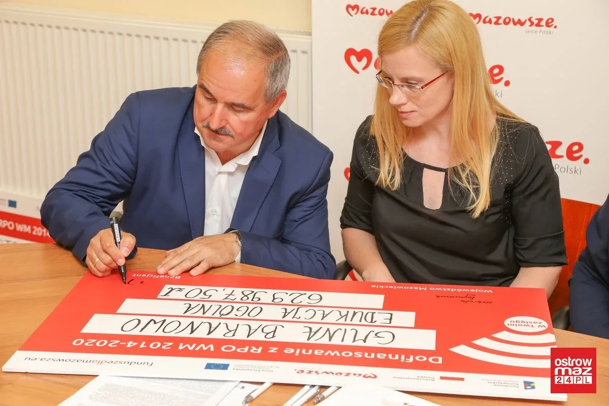 Środki unijne na dofinansowanie oświaty w Komorowie (zdjęcia)