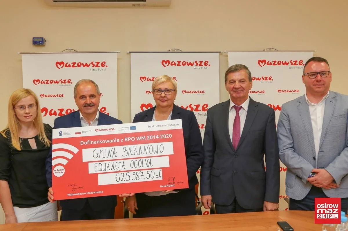 Środki unijne na dofinansowanie oświaty w Komorowie (zdjęcia)