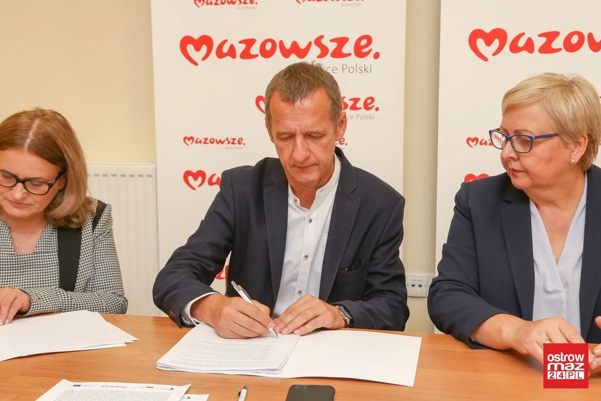 Środki unijne na dofinansowanie oświaty w Komorowie (zdjęcia)