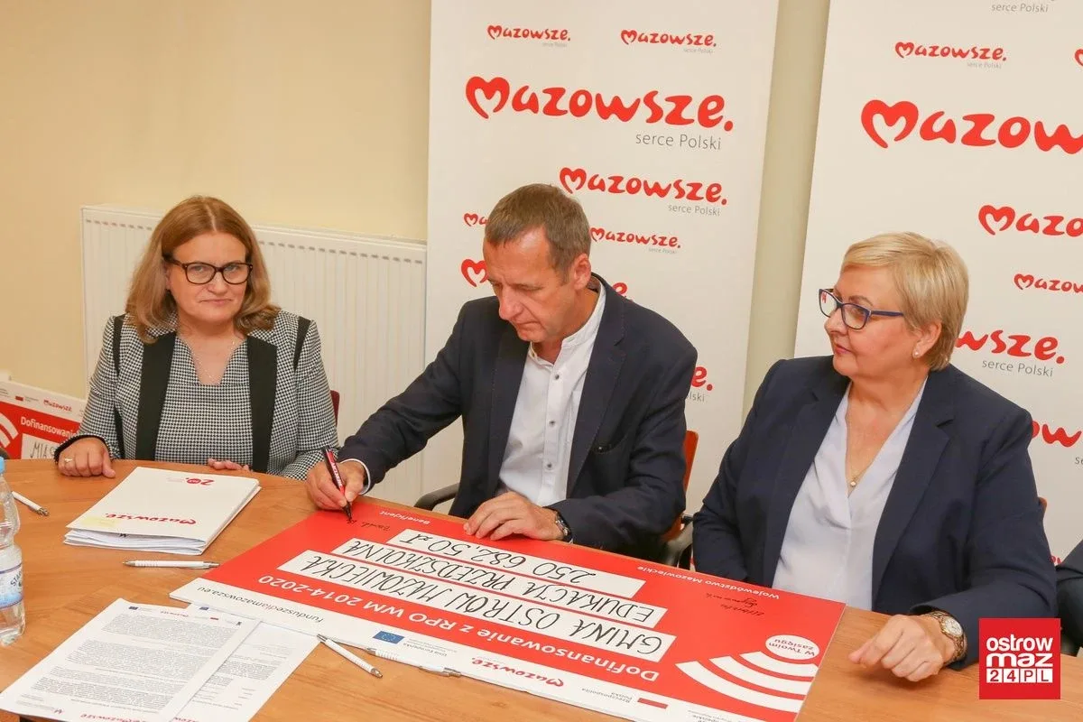 Środki unijne na dofinansowanie oświaty w Komorowie (zdjęcia)